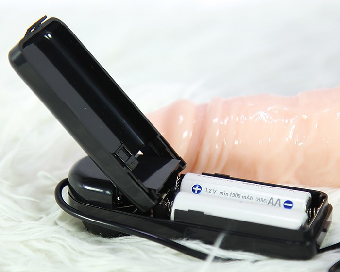 Dương vật giả Lybaile Ultra rung rỗng ruột có dây đeo