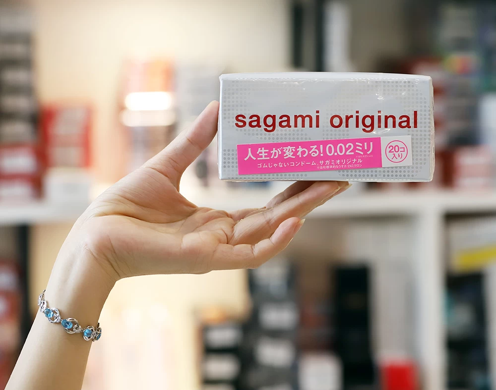 Sagami Original 0.02mm Size M hộp 20 cái Nhật siêu mỏng co giãn