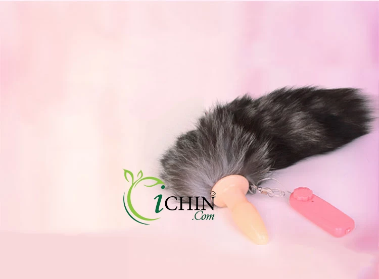 Sextoy đuôi cáo silicone có rung 2 màu trắng đen cực sướng