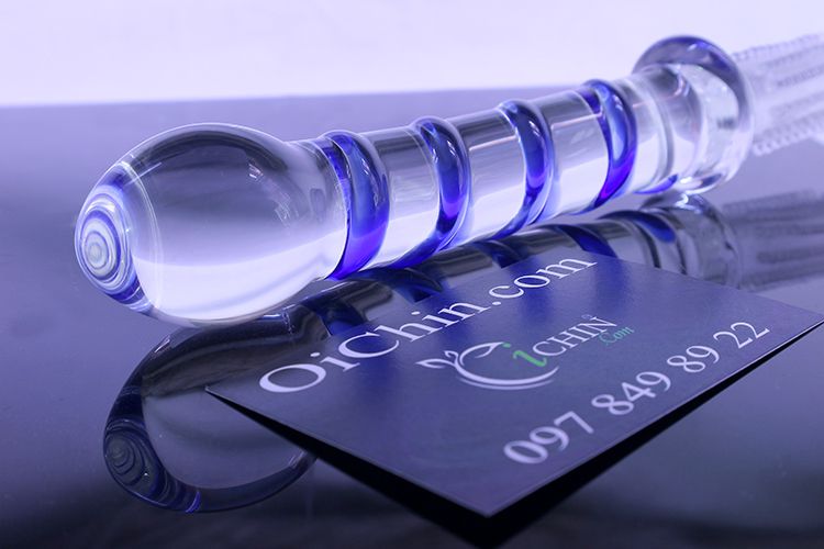 Sextoy thủy tinh kích thích hậu môn vân xoắn tay cầm an toàn