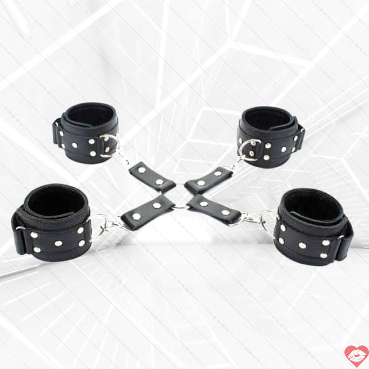 Khóa BDSM Da Đen Tay Chân Huyền Bí Nóng Bỏng 