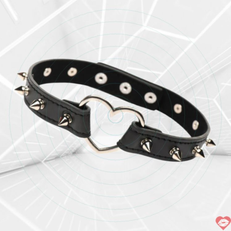 Master Series Spike Heart Collar Đen Nhọn