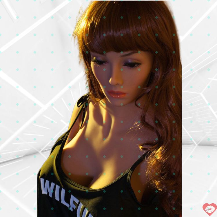 Isadora 158cm TPE Doll Da Đồng Mềm Realistic Touch 
